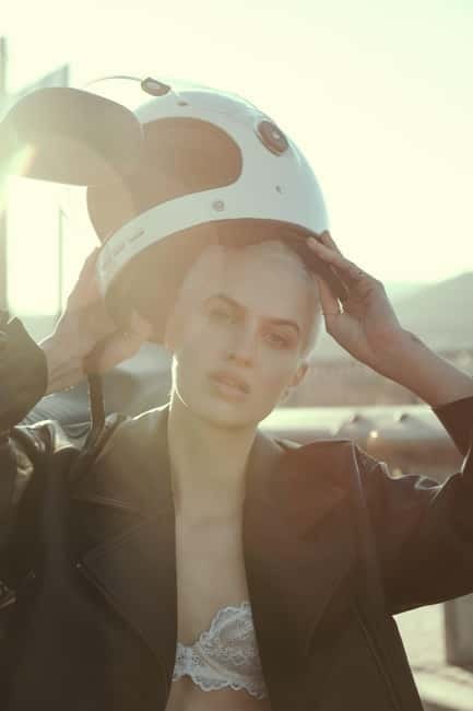 Barcelona: Retro Motorcycle Ride and Photoshoot - Key Points