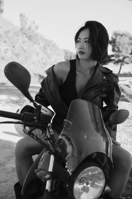 Barcelona: Retro Motorcycle Ride and Photoshoot - Logistics and Group Size