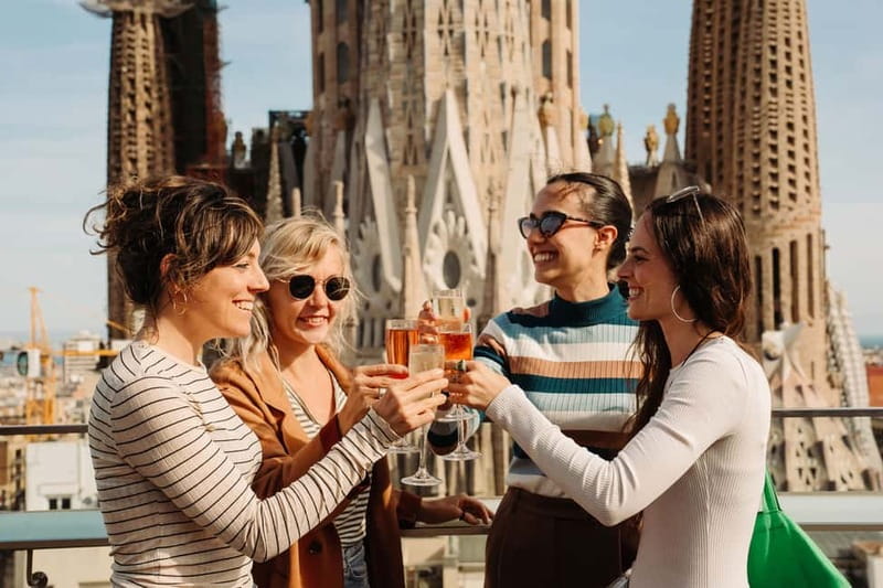 Barcelona: Sagrada Familia Evening Tour with Cava - Timing, Pacing, and Duration