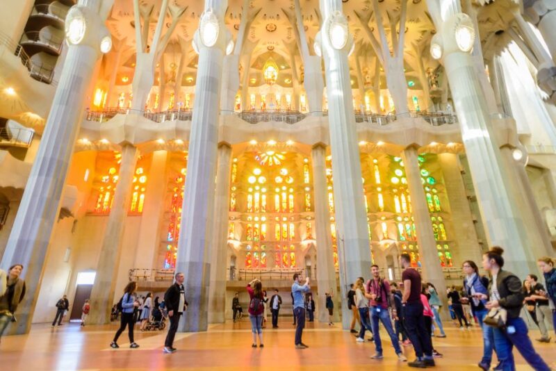 Barcelona: Sagrada Familia Fast-Track Guided Tour - Starting Points and Tour Duration