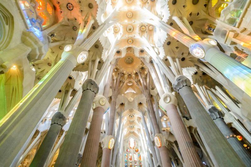 Barcelona: Sagrada Familia Fast-Track Guided Tour - The Benefits of the Guided Tour Experience