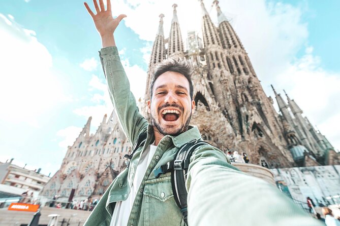 Barcelona: Sagrada Familia Guided Tour with Fast Track Access - Starting Point and Meeting Logistics in Barcelona