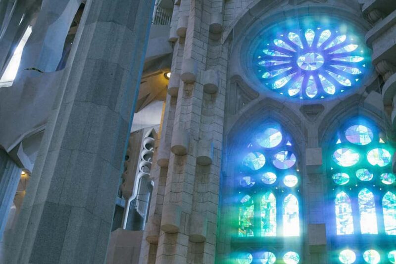 Barcelona: Sagrada Familia Guided Tour with Tickets - Key Points