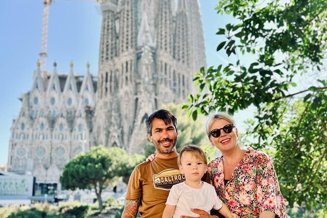 Barcelona Sagrada Familia Guided Visit With Optional Extras. - Highly Praised Guides and Seamless Experience