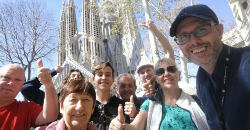 Barcelona & Sagrada Familia Half-Day Tour with Hotel Pickup - Discover the Best of Barcelona in Just Half a Day