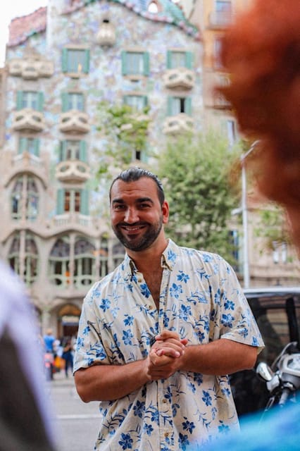 Barcelona: Sagrada Familia, Modernism, and Old Town Tour - The Guides and Tour Pacing