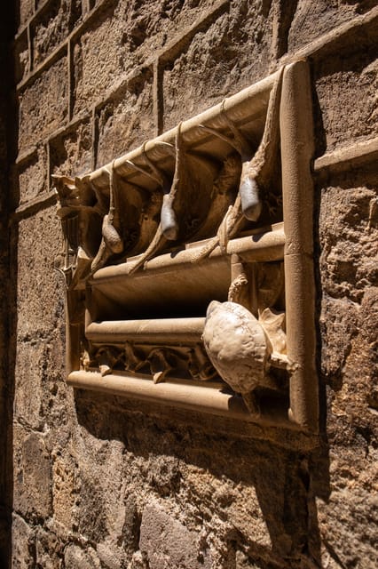 Barcelona: Sagrada Familia, Modernism, and Old Town Tour - Logistics and Practical Tips