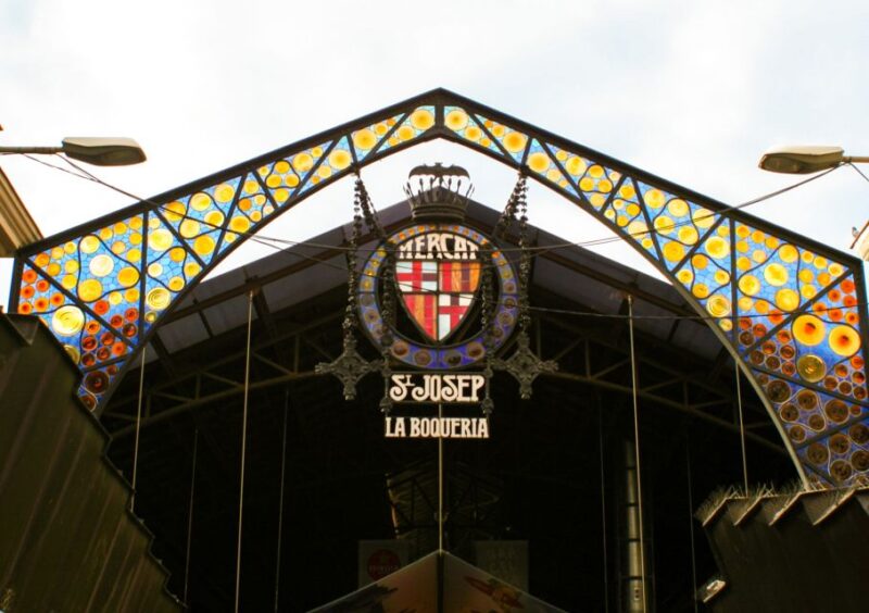 Barcelona: Sagrada Familia, Park Güell & Gothic Quarter Tour - Key Points