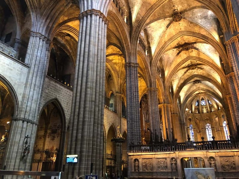 Barcelona: Sagrada Familia & Park Guell Tour with Transfer - Discovering the Sagrada Família with a Guided Tour