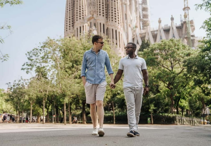 Barcelona: Sagrada Familia Photoshoot - Two Package Options for Different Photography Needs