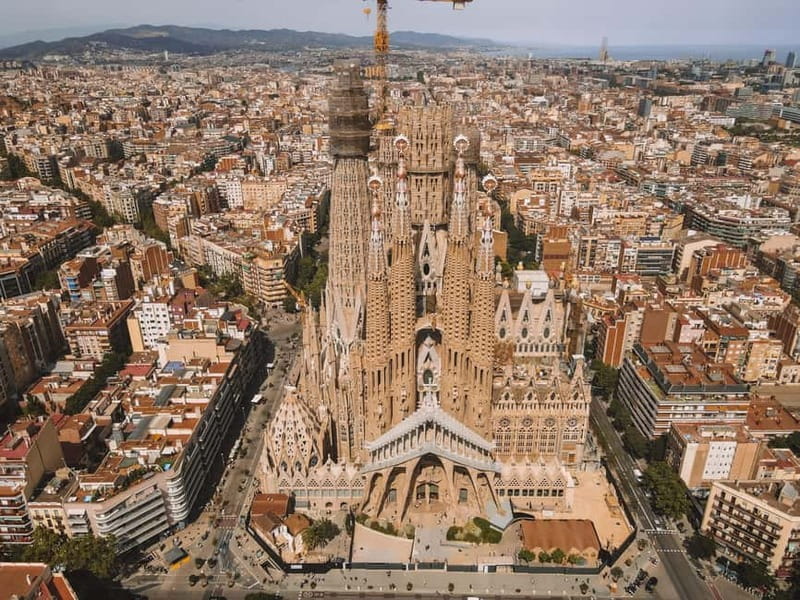 Barcelona: Sagrada Familia Priority Access & Guided Tour - The Ongoing Construction and Its Significance