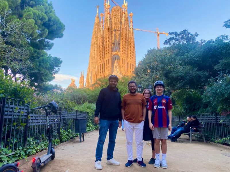 Barcelona: Sagrada Familia Private E-Scooter Tour - The Practicalities: Meeting Point, Duration, and Group Sizes