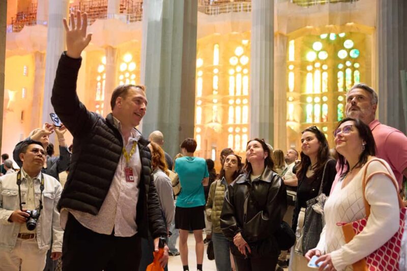 Barcelona: Sagrada Familia Skip-the-Line Guided Tour - Explore the Sagrada Familia with Expert Guidance and Skip-the-Line Access