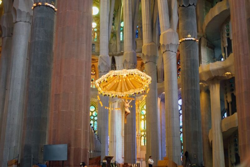Barcelona: Sagrada Familia Skip-the-line Guided Tour - The Expertise and Style of the Guides