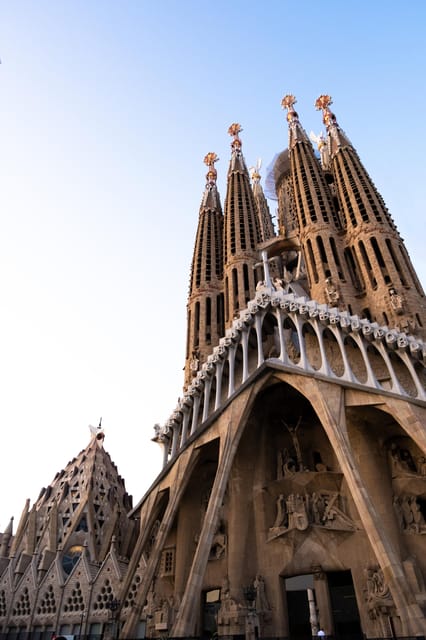 Barcelona: Sagrada Familia skip the line Guided Tour - Discover the Sagrada Familia with Priority Access