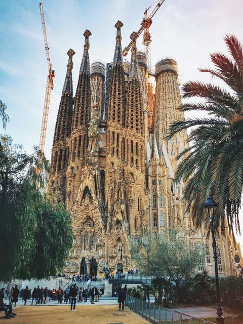 Barcelona: Sagrada Familia skip the line Guided Tour - Comparing This Tour to Similar Options