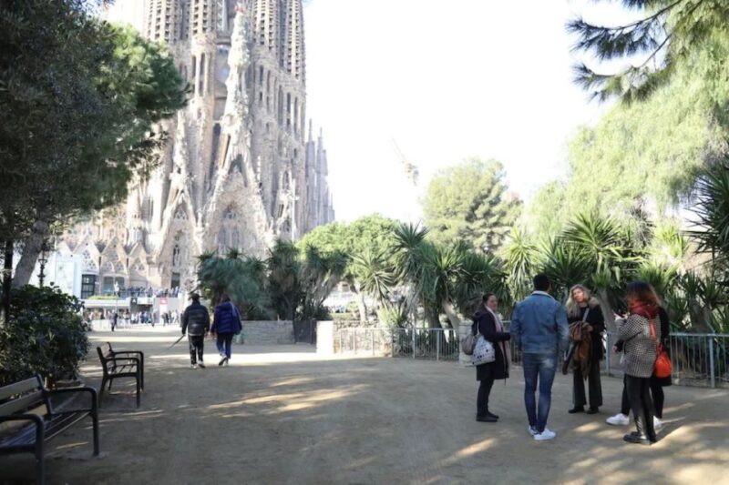 Barcelona: Sagrada Familia Skip The Line Insider Guided Tour - Flexibility and Booking Details