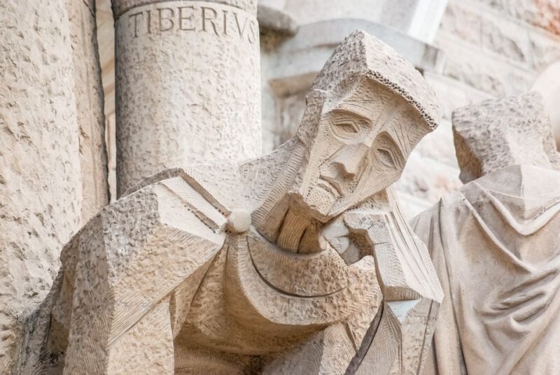 Barcelona: Sagrada Família Skip the Line Tour & Entry Ticket - Sagrada Família: An Icon Worth Visiting with a Guided Tour