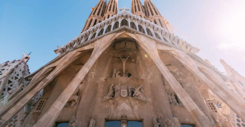 Barcelona: Sagrada Familia Small Group Guided Tour - The Benefits of a Small Group of Limited 15 People