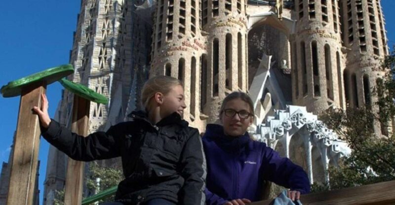 Barcelona: Sagrada Familia Tour of the Facades in German - The Value of a Guided Outside Tour