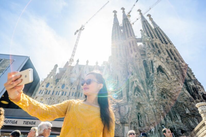 Barcelona: Sagrada Familia Tour & Optional Tower Visit - Considerations for Visitors