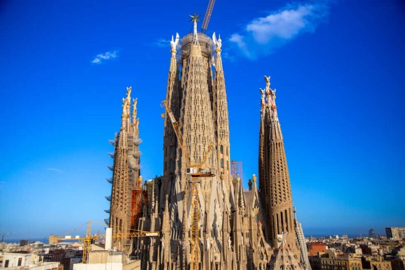 Barcelona: Sagrada Familia Tour Priority Access & Add-ons - Rooftop Terrace Experience with Drinks and Views