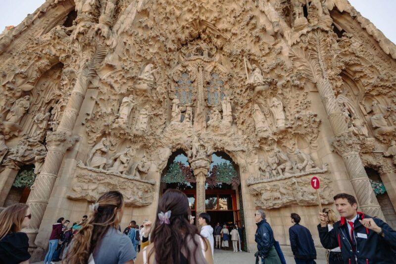 Barcelona: Sagrada Familia Tour w/Skip-the-Line Entry Ticket - The Optional Cava: Toast with a View