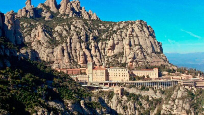 Barcelona: Sailing Experience and Montserrat Tour - Key Points