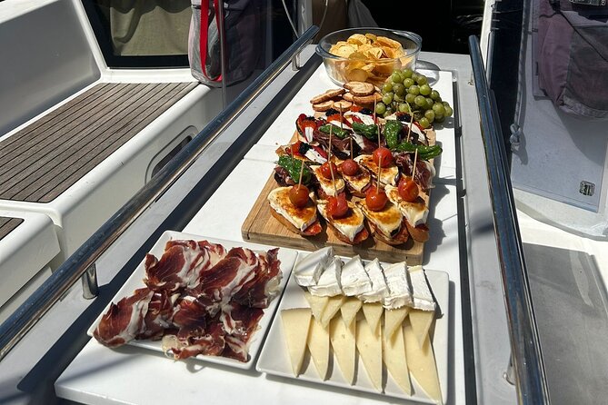 Barcelona Sailing with Tapas and Drinks - The Experience of Guides Ivy and Rumba