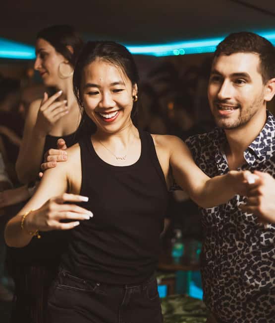 Barcelona Salsa Lovers Dance Experience - Key Points