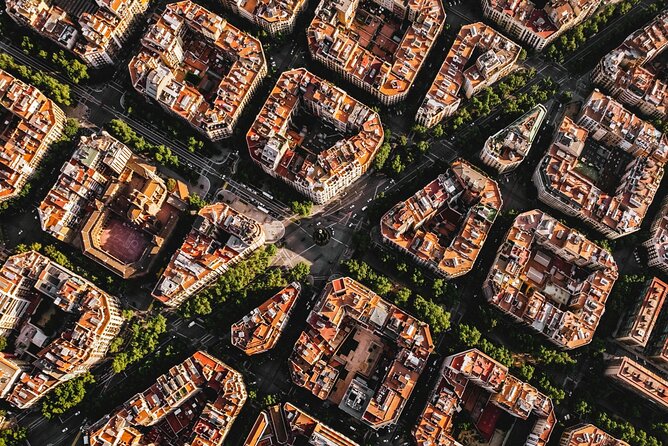 Barcelona Scavenger Hunt and Sights Self-Guided Tour - Suitability for Different Types of Travelers