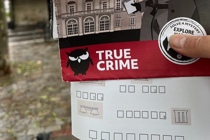 Barcelona Self-Guided Murder Mystery Tour by the Cathedral of Barcelona - Exploring the Cathedral and Its Surroundings