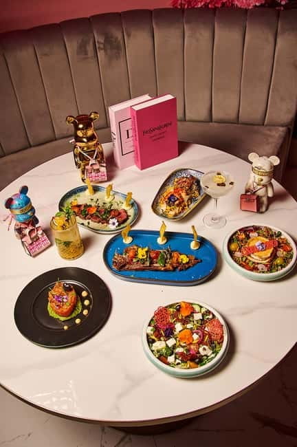 Barcelona: Sensory Dinner Signature Cocktail and Live Show - Fusion Cuisine Inspired by Multiple Cultures