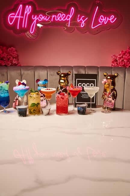 Barcelona: Sensory Dinner Signature Cocktail and Live Show - Live Performances That Elevate the Night