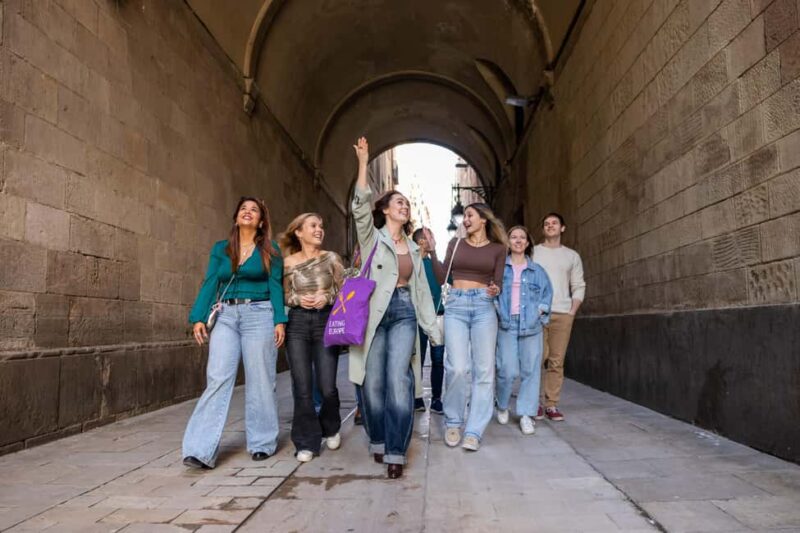 Barcelona Side Streets Tapas & Wine Tour - Exploring Historic Neighborhoods and Hidden Corners