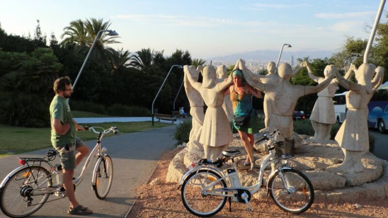 Barcelona: Small Group or Private Bike Tour - The Expertise of the Guides and Personalization