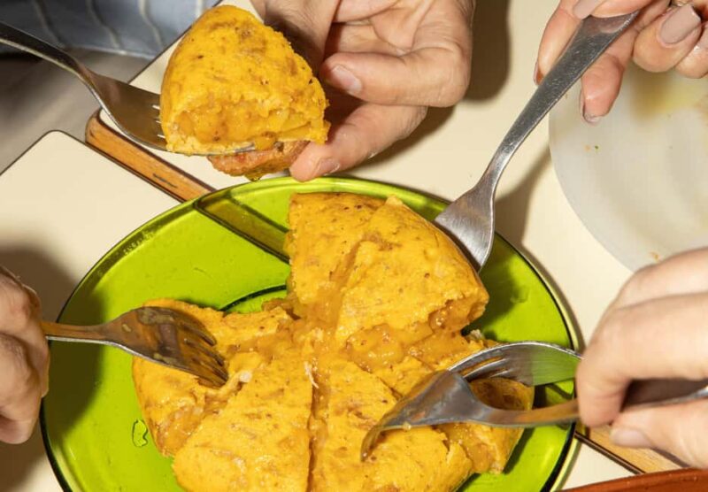 Barcelona Small Group Tapas Tour with 6 Tastings & 3 Drinks - Strolling Along Passeig de Gracia and Its Modernist Charm