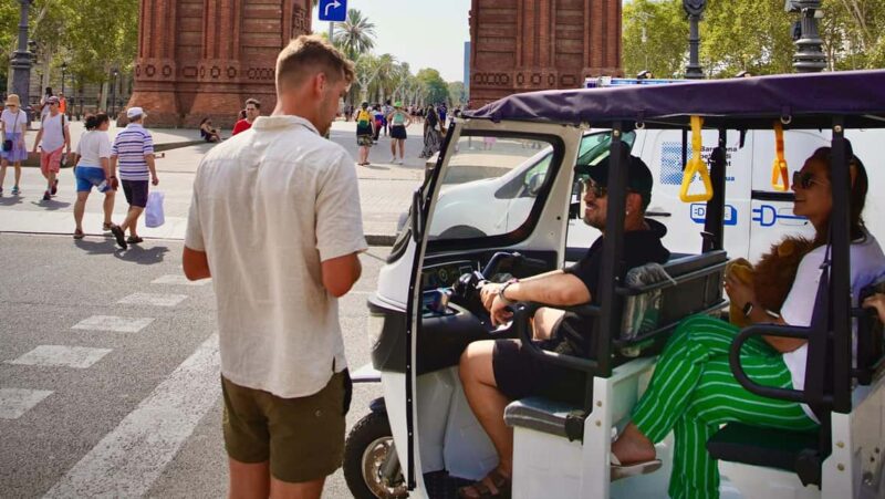 Barcelona: Small Group Tuk Tuk Tour - Key Points