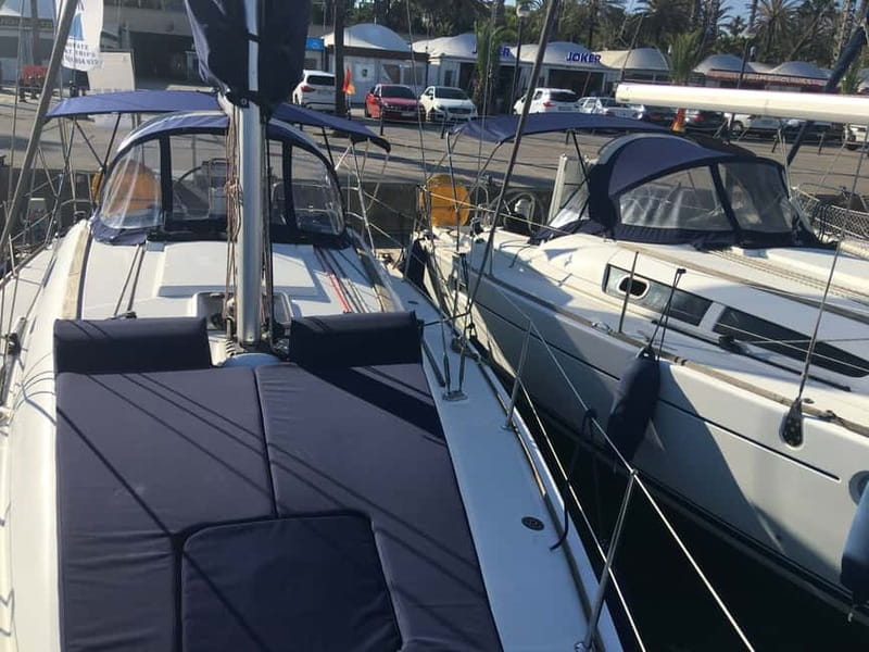 Barcelona: Sunset Boat Trip with Cava Wine and Snacks - The Experience of Watching the Sunset from the Water