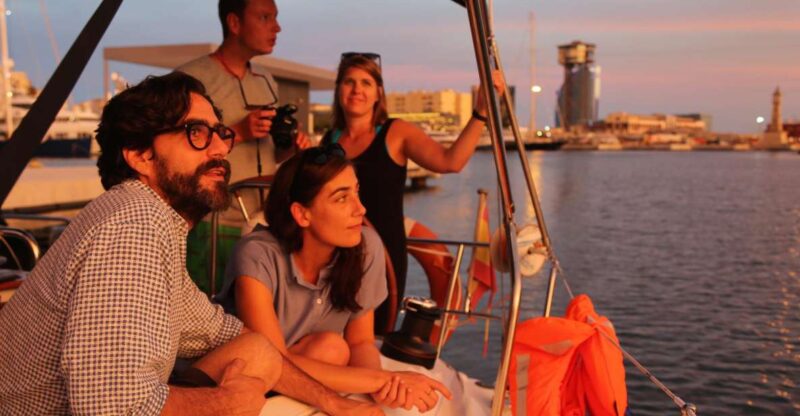 Barcelona: Sunset Sailing Tour with Tapas and Open Bar - Gourmet Tapas and Refreshing Drinks
