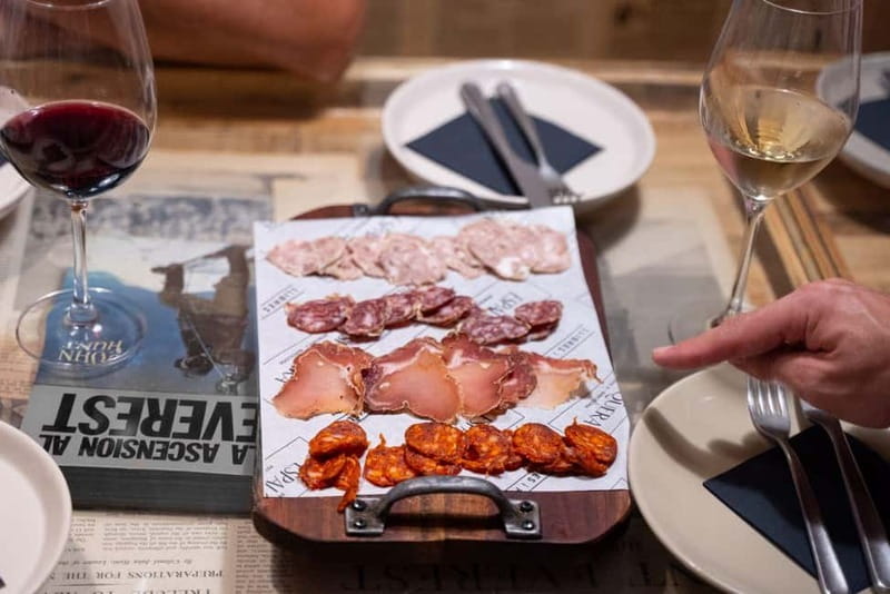Barcelona: Tapas and Drinks Tour of Old Town - Savoring Authentic Tapas at Family-Run Establishments