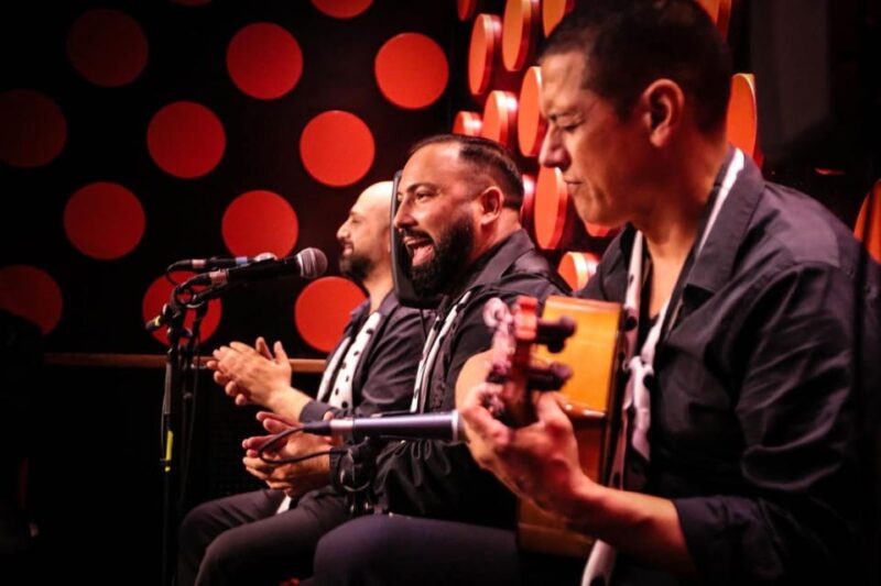 Barcelona: Tapas and Flamenco Experience - Exploring the Gothic Quarter with a Guided Walk