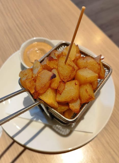 Barcelona: Tapas and Pintxos Tour with Crema Catalana - Vickys Expertise and Engaging Style as a Guide