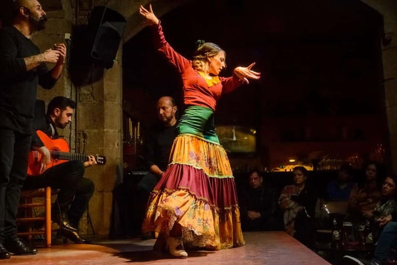 Barcelona: Tapas and Wine with Flamenco Show in the Old Town - Discover the Charm of Barcelona’s Old Town with Tapas, Wine, and Flamenco