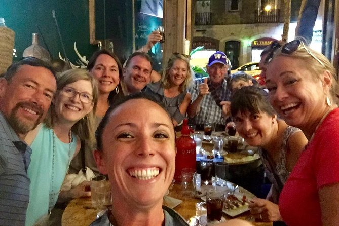 Barcelona Tapas Crawl Tour - Enjoying Elaborate Tapas and Fine Wines