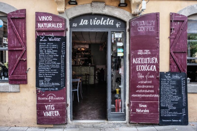 Barcelona: Tapas Food and Wine Tour in La Barceloneta - Drinks Included: Sipping on Regional Beers and Wines