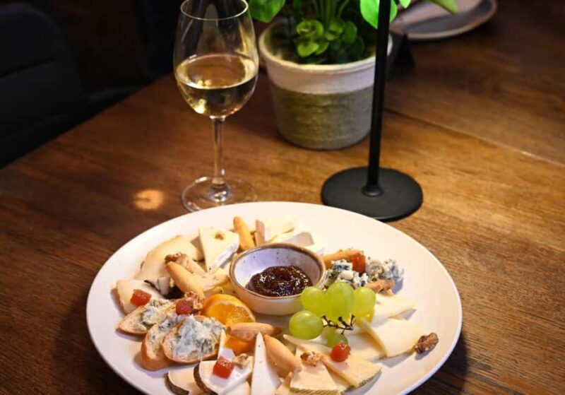 Barcelona: Tapas Tour with Wine and Local Foodie Guide - Classic Catalan Dishes at the Final Stop