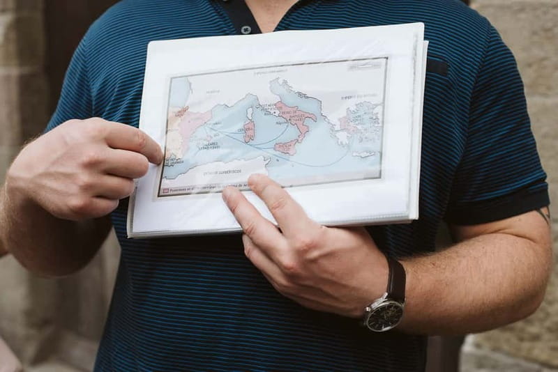 Barcelona: Tapas, Wine & History Tour of the Old Town - Key Points