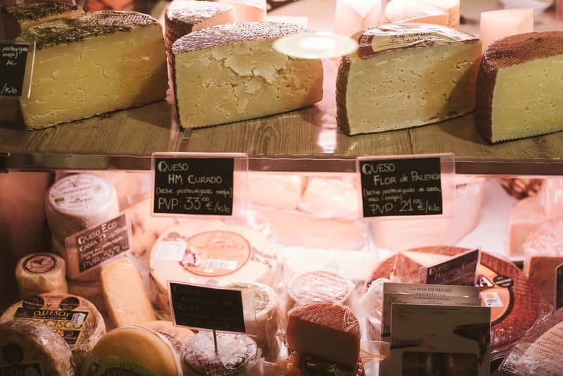 Barcelona: Tapas, Wine & History Tour of the Old Town - Accessibility and Suitability: Practical Considerations