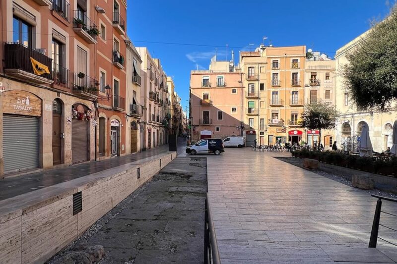 Barcelona: Tarragona & Sitges Guided Day Trip with Transfers - Practical Details: Pricing, Cancellation, and Suitability